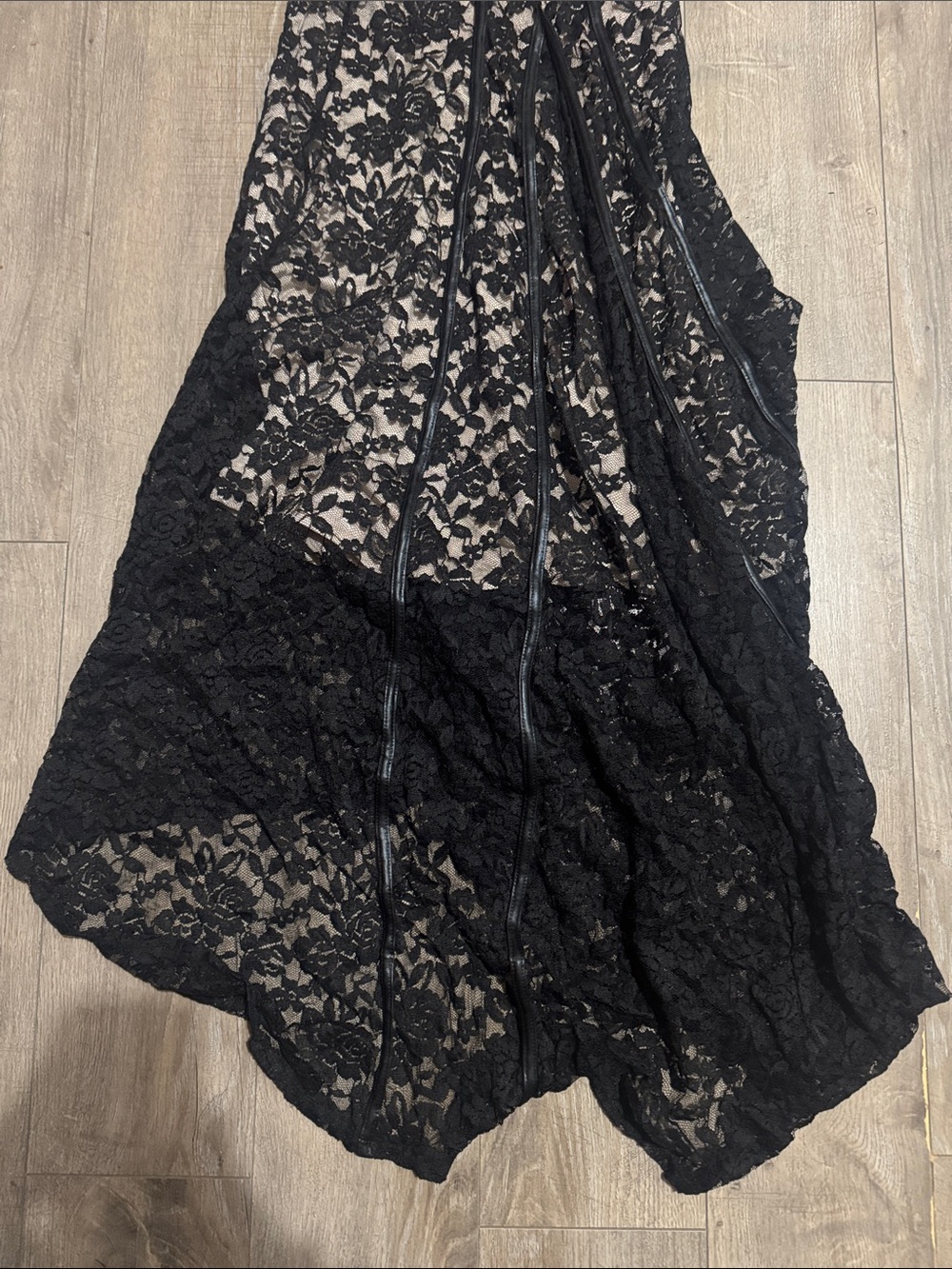 Black Lace Halter Chemise Nightdress - Picture 4 of 4